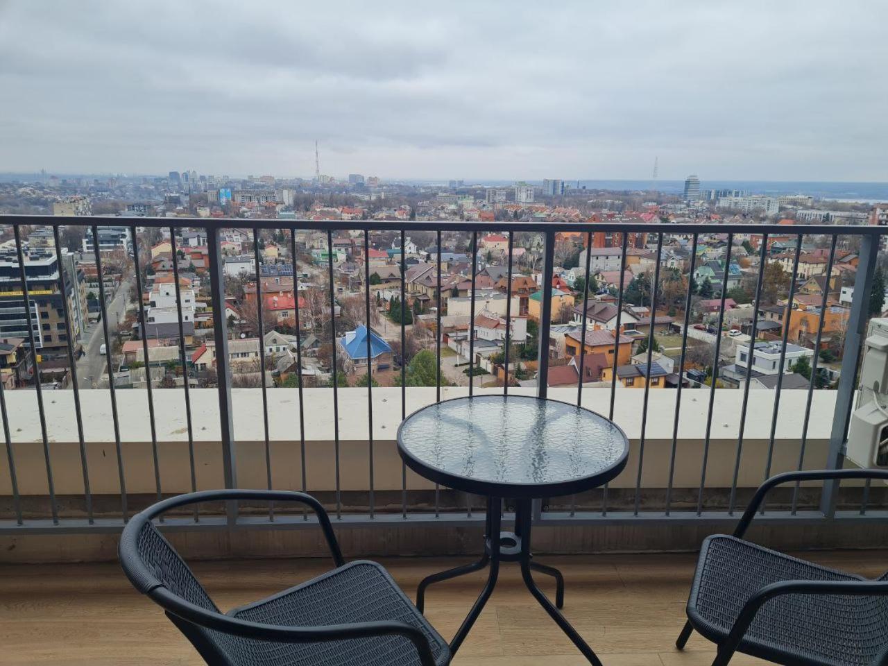 Apartplus - Затишні Апартаменти Dnipro Exterior foto